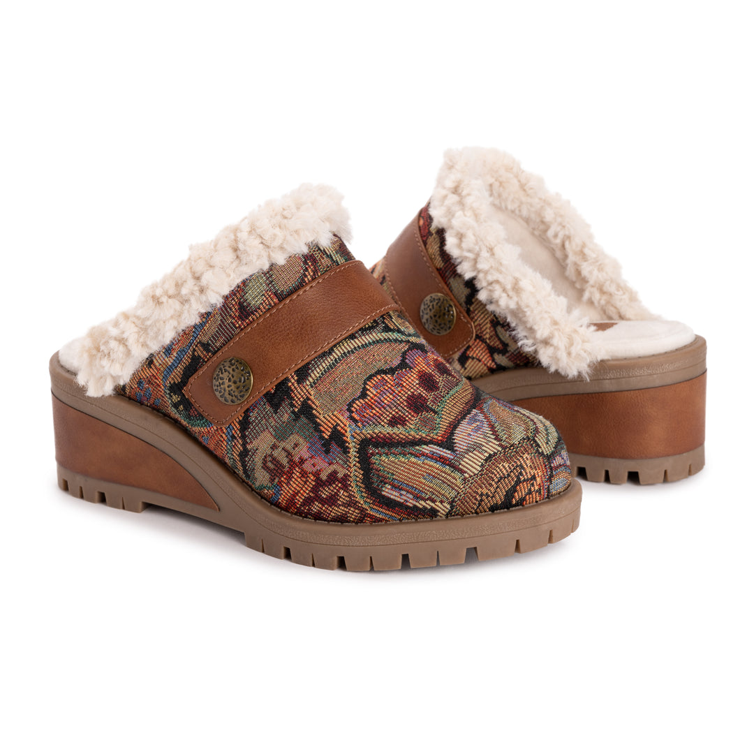 Norwegian clogs deals